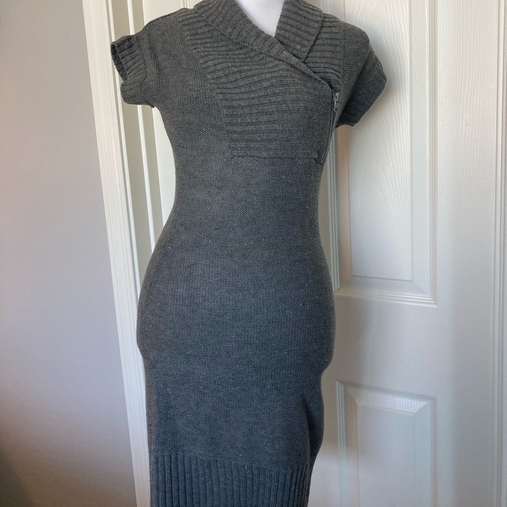 Grey sweater dress with zipper